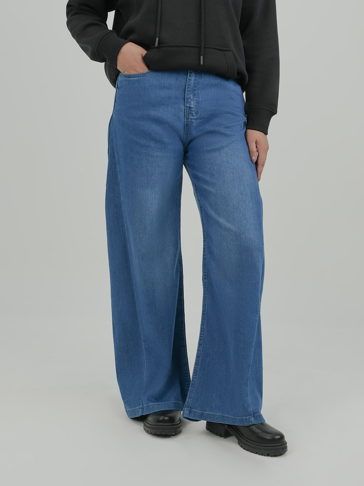 Modern Plazo Fit Denim Pant